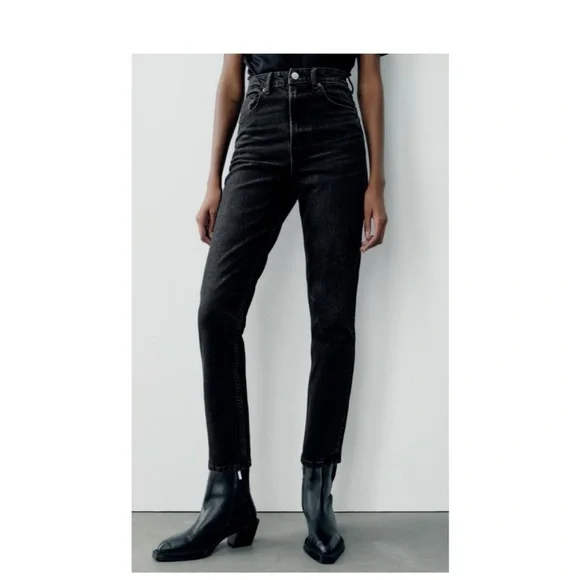 Zara Mom Fit High Rise / high waist Jeans in faded effect Black color - Picture 2 of 7